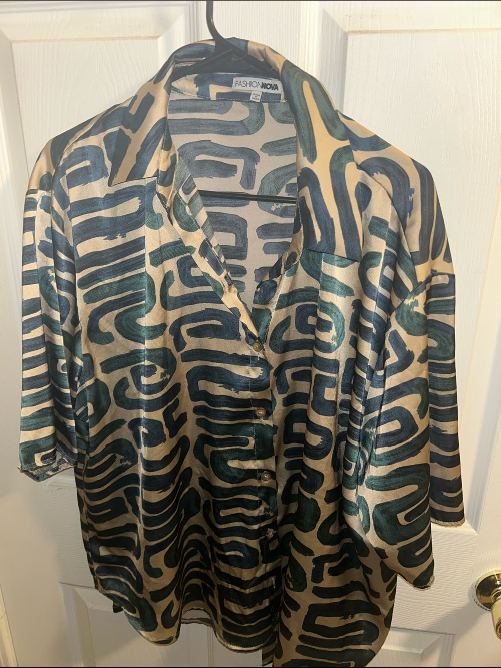 Fashion Nova Beige Satin Short-Sleeve Shirt with Dark Green Abstract Print